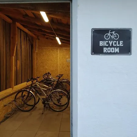 Fruehstueckspension Helmhof בית הארחה 2*