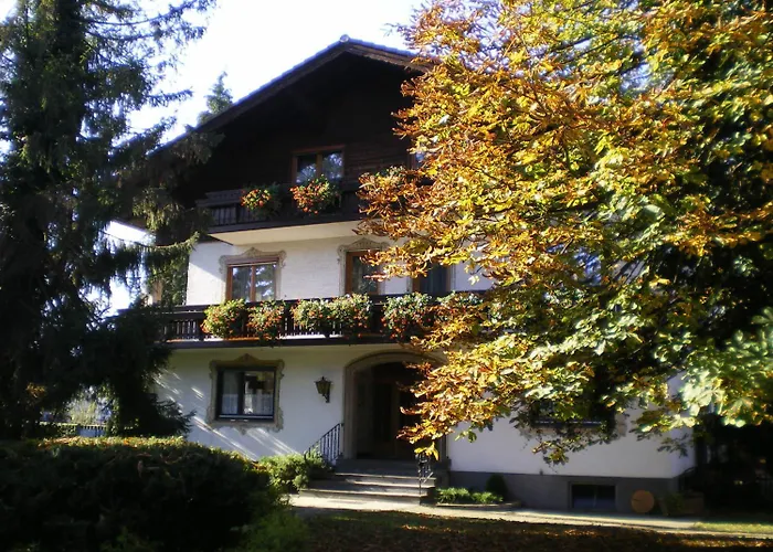 Fruhstuckspension Helmhof 2*