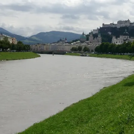 Penzion Fruehstueckspension Helmhof 2*