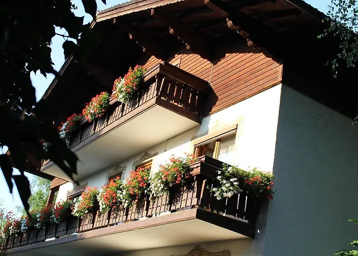 Guest house Fruehstueckspension Helmhof