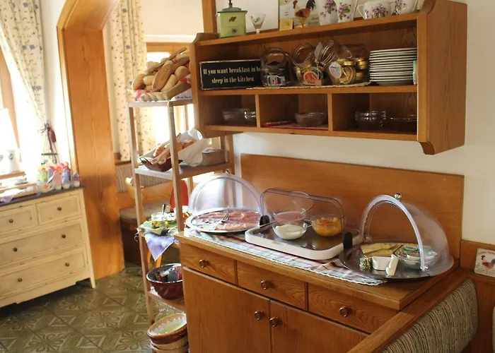 Guest house Fruehstueckspension Helmhof 2*